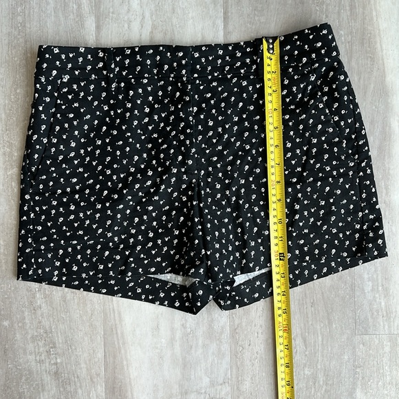 Loft Riviera Patterned Shorts - Picture 3 of 9